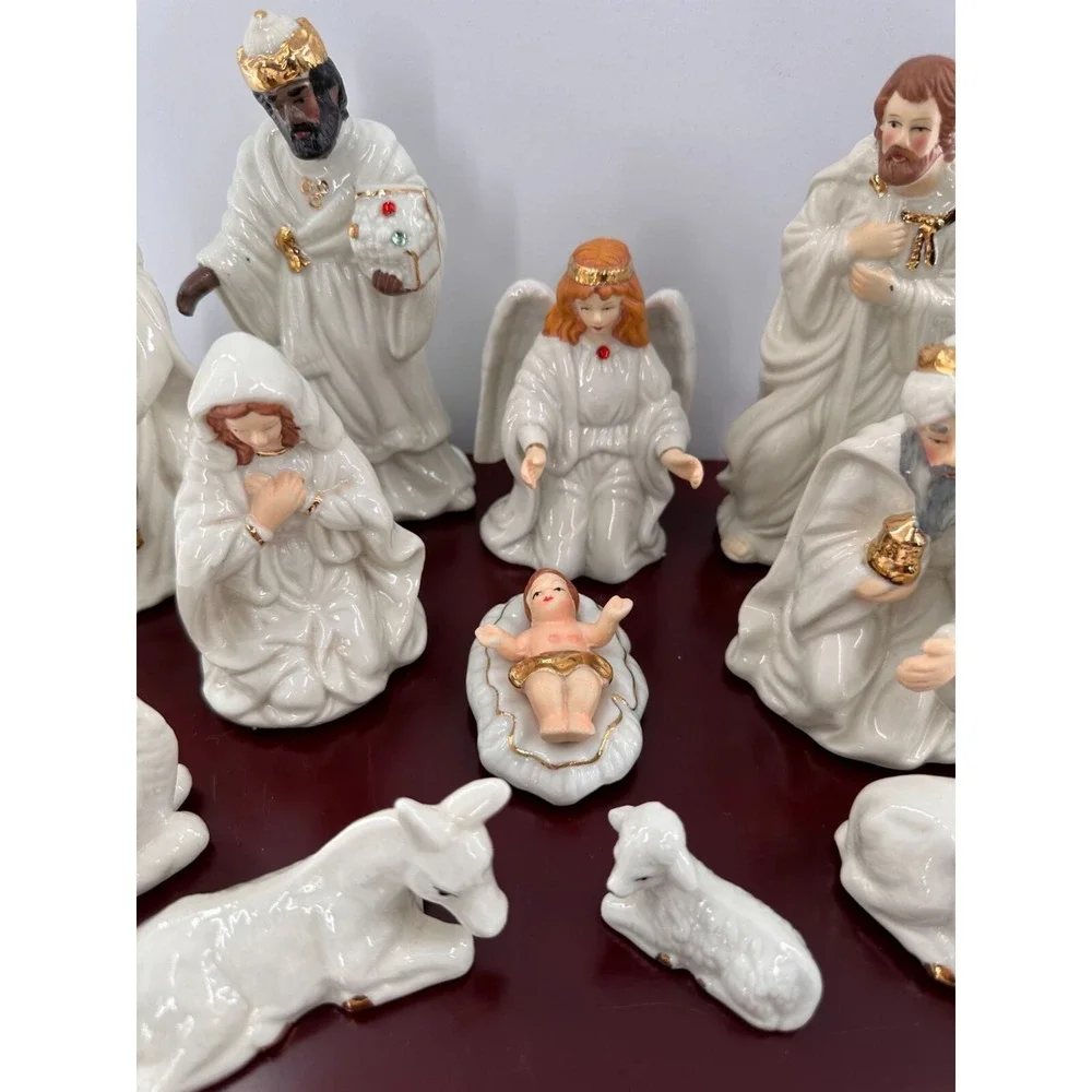 Vintage May Department Stores‎ Nativity Christmas 12 Figures Wood Base Read